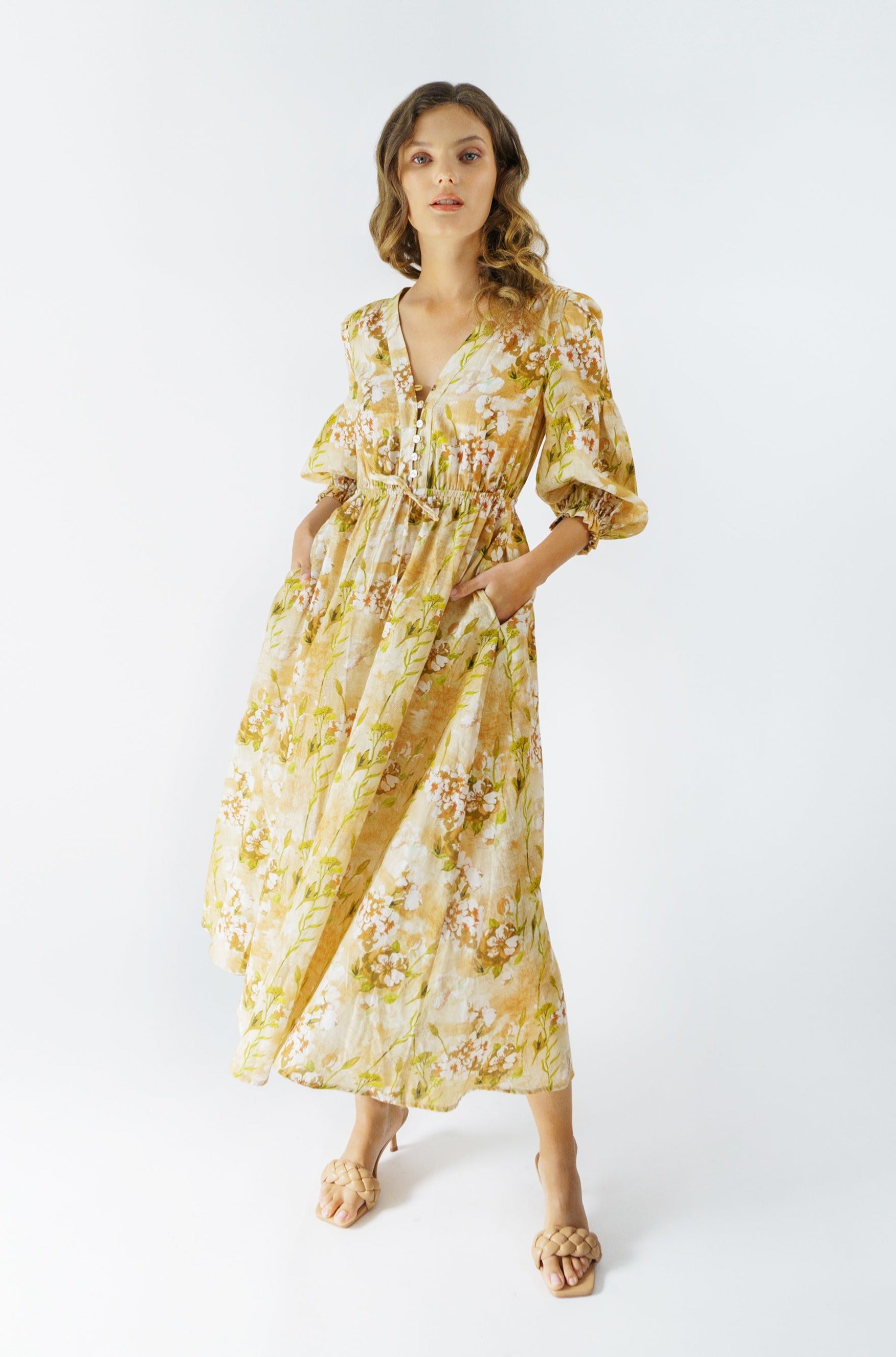 #color_golden-floral-print